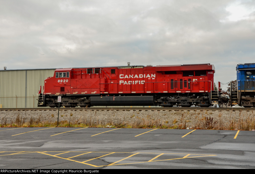 CP ES44AC Locomotive